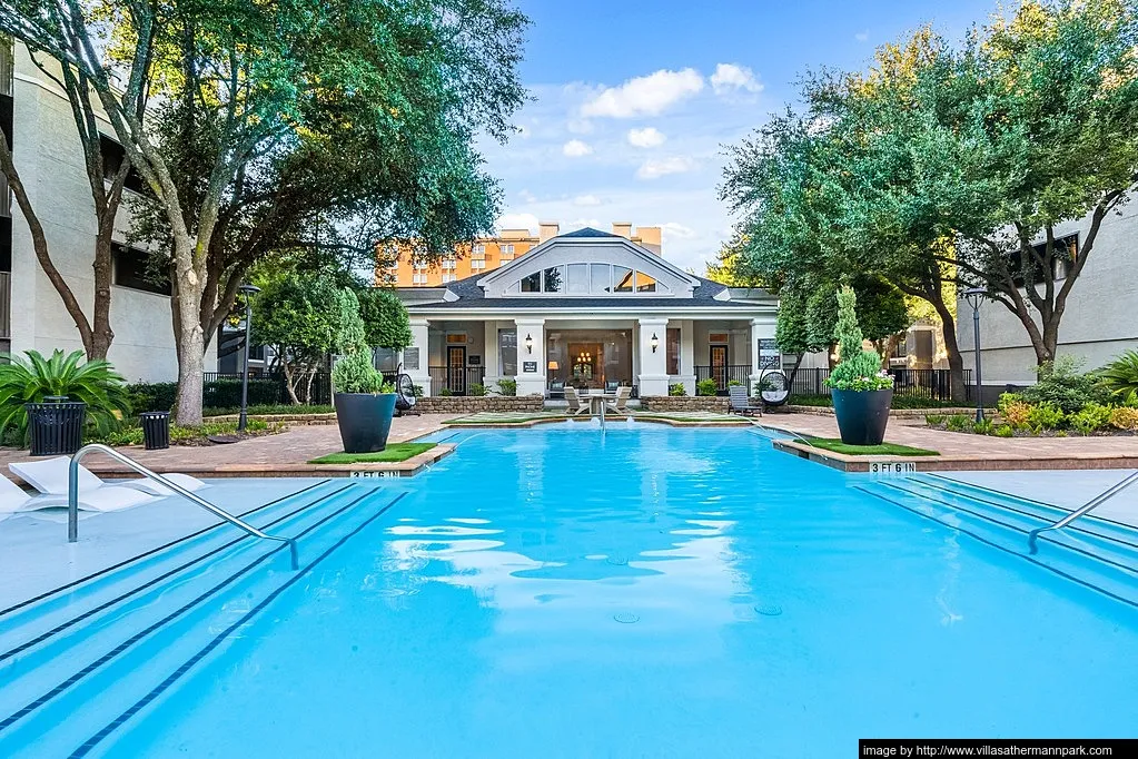 Villas at Hermann Park - Photo 19 of 46