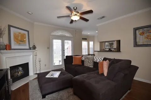 Miramar Townhomes - Photo 11 of 13