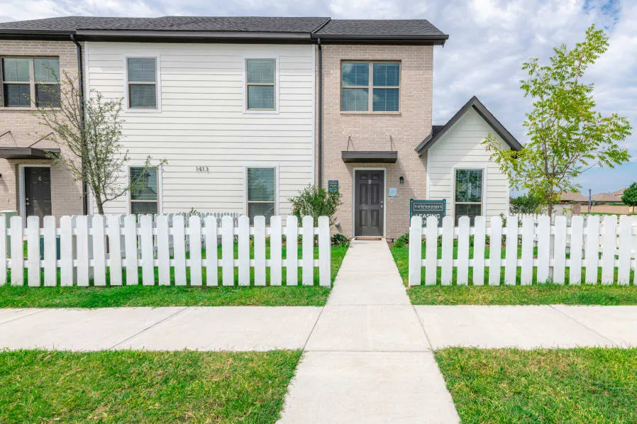 Townhomes at Princeton Meadows - Photo 14 of 23