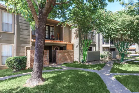 Lamonte Park Townhomes - Photo 29 of 33