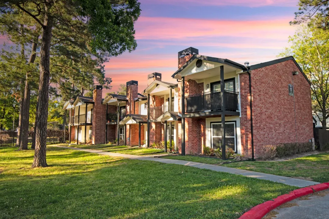 Roundhill Townhomes  - Photo 16 of 40