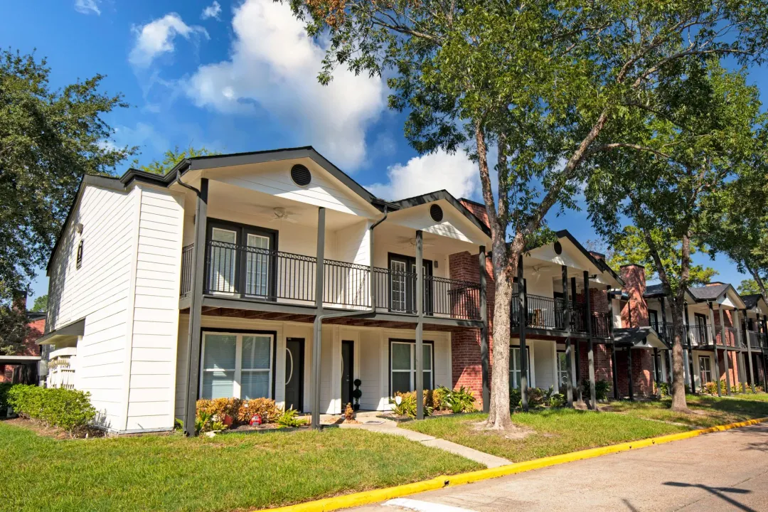 Roundhill Townhomes  - Photo 17 of 40