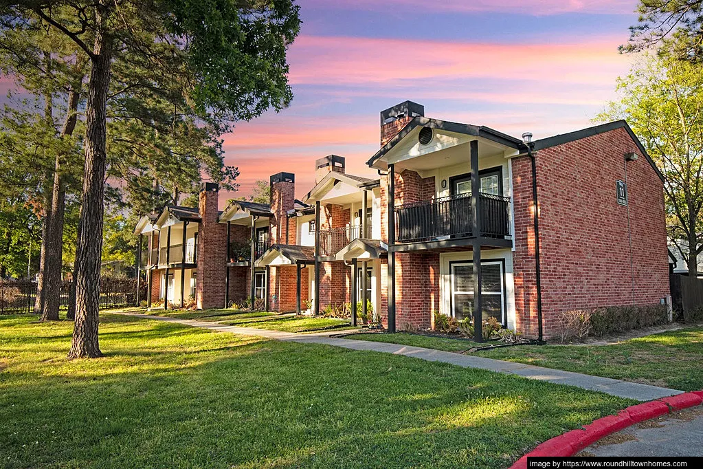 Roundhill Townhomes  - Photo 16 of 40