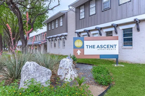 Ascent - Photo 18 of 45