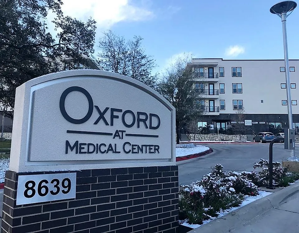 Oxford at Medical Center - Photo 41 of 62