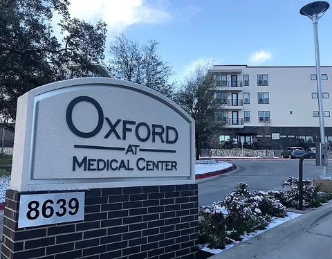 Oxford at Medical Center - Photo 25 of 46