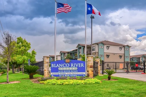 Blanco River Lodge - 15