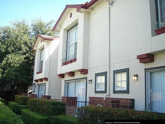 19019 Preston Road Townhomes - Photo 4 of 62