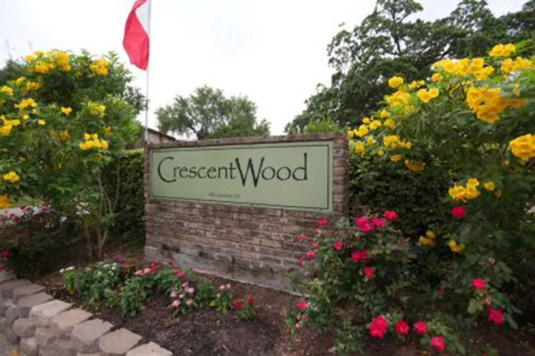 Crescentwood - 45