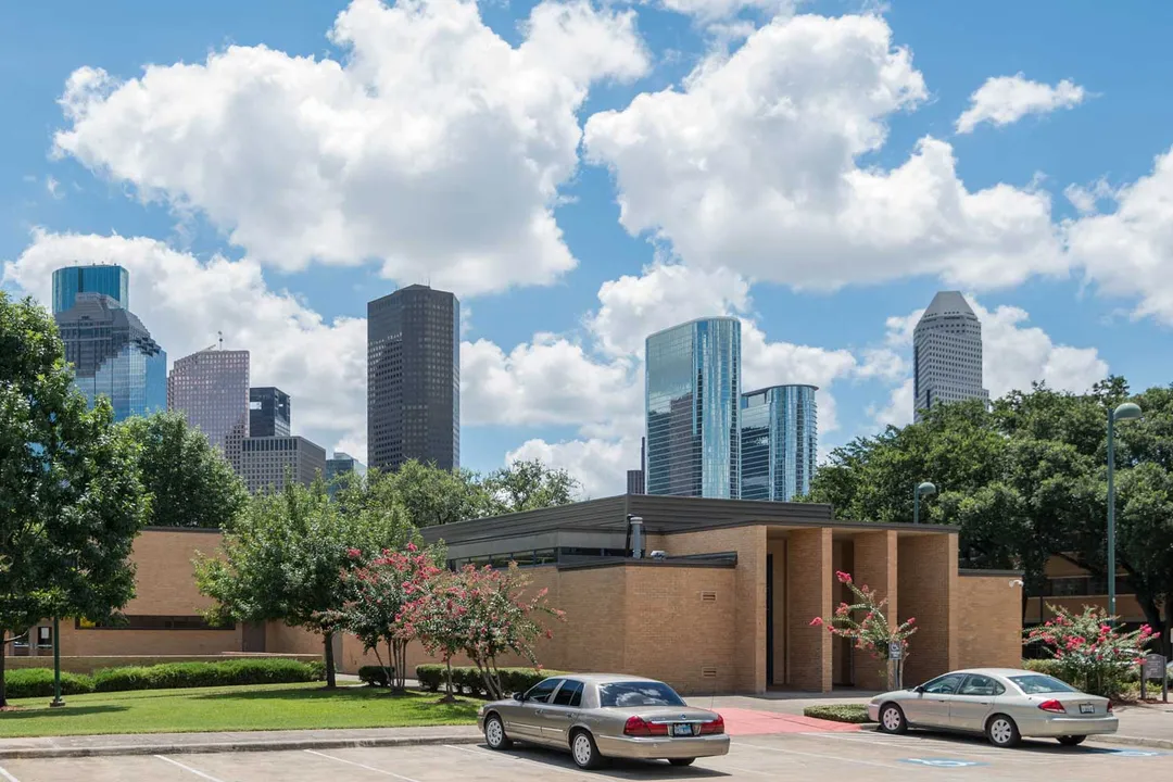 Historic Oaks of Allen Parkway - Photo 6 of 8