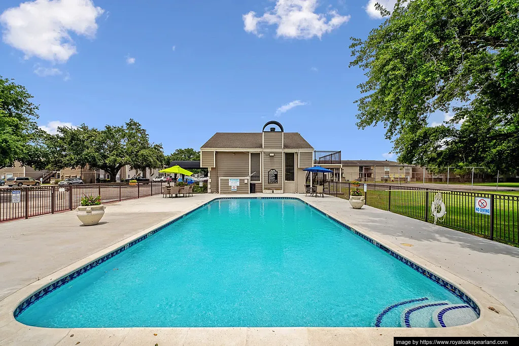 Royal Oaks of Pearland - Photo 23 of 24