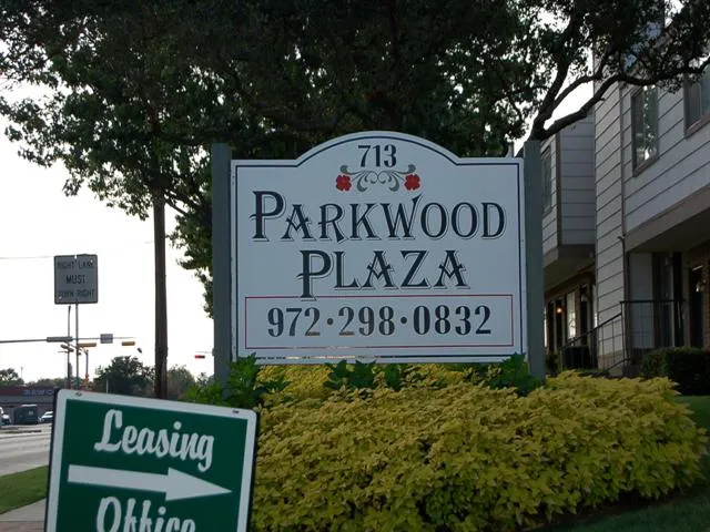 Parkwood Plaza Townhomes - 20