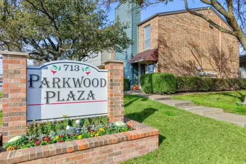 Parkwood Plaza Townhomes - 21
