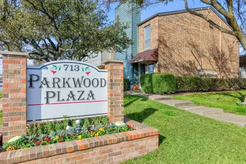 Parkwood Plaza Townhomes - Photo 9 of 23