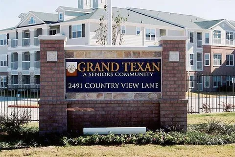 Grand Texan - Photo 8 of 18