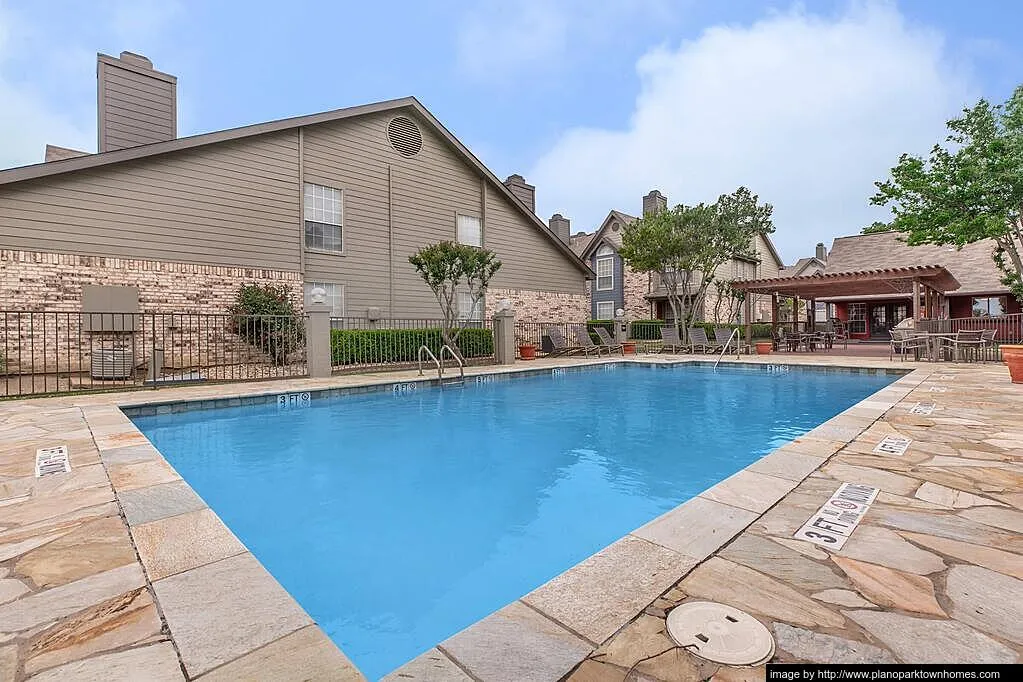 Plano Park Townhomes - Photo 28 of 61