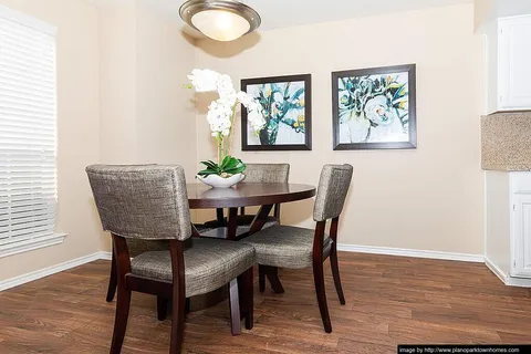 Plano Park Townhomes - Photo 15 of 61