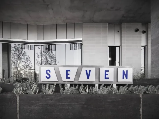 Seven - Photo 41 of 85