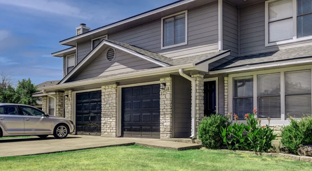 Rock Spring Duplexes - Photo 10 of 32