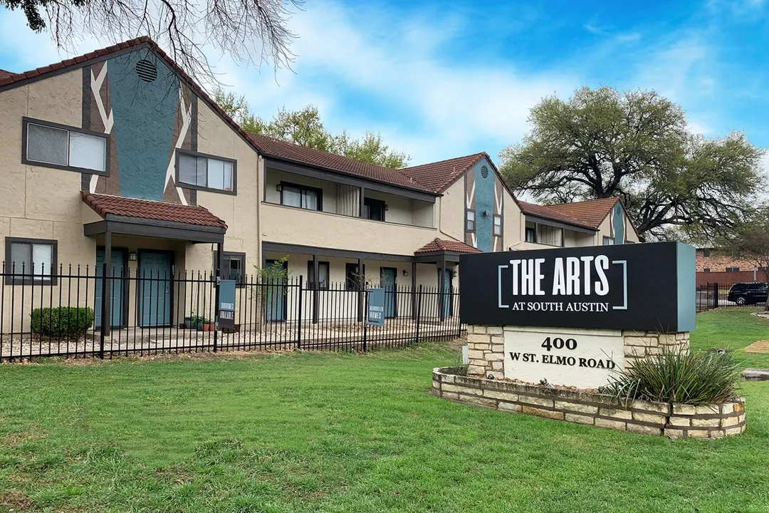 Arts Apartments at South Austin - Photo 10 of 15