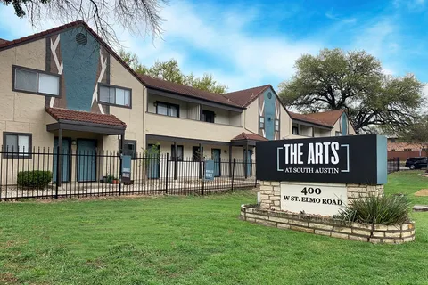 Arts Apartments at South Austin - 9