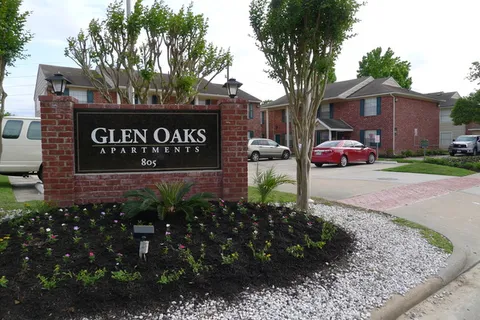 Glen Oaks - 6