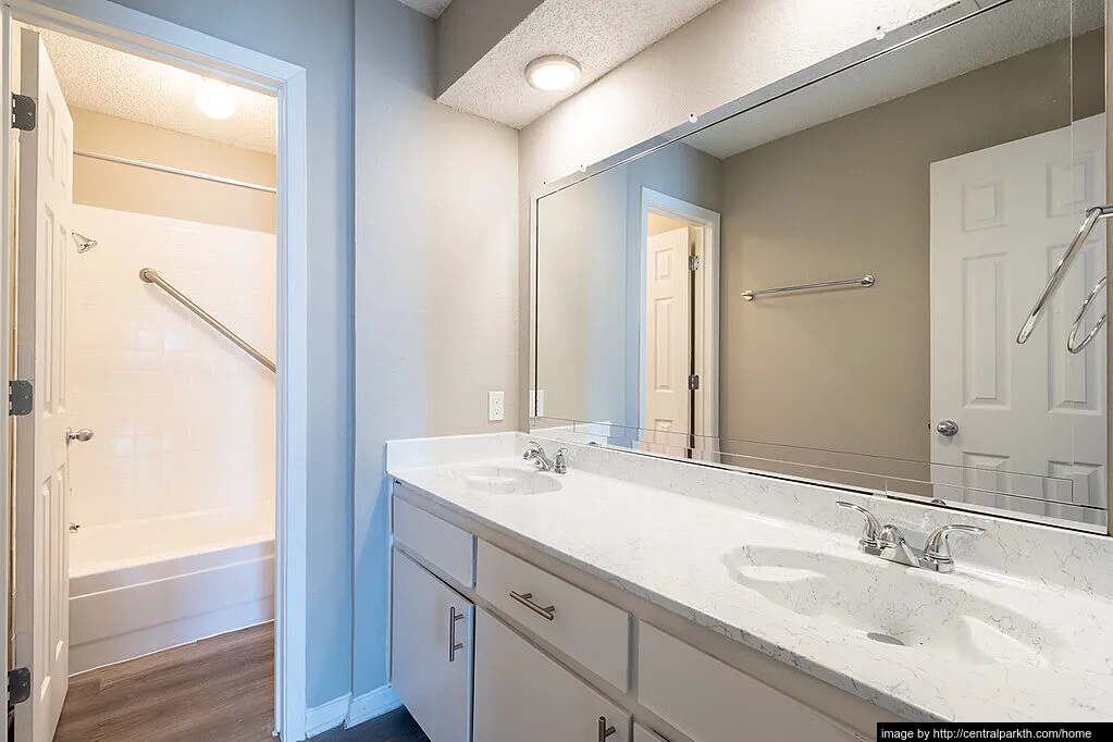 Central Park Townhomes - Photo 12 of 25