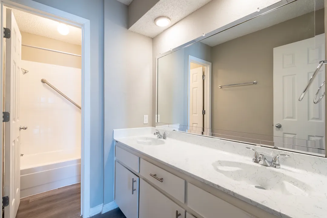 Central Park Townhomes - Photo 11 of 16