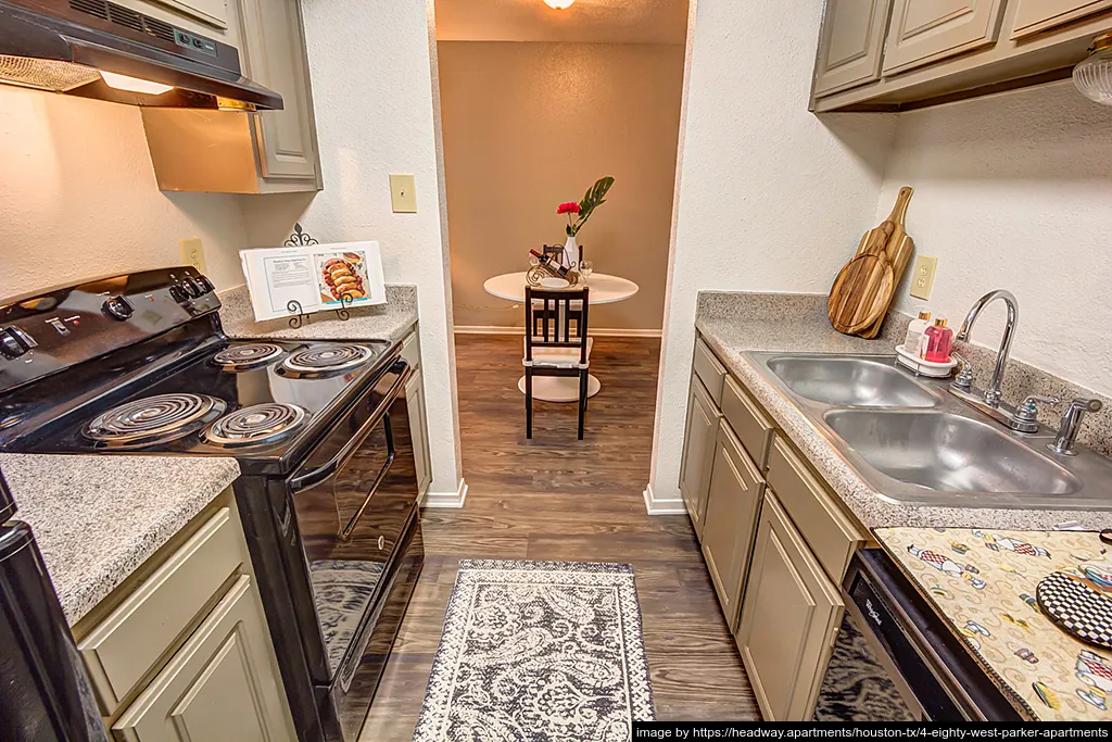 4 Eighty West Parker - Photo 2 of 28