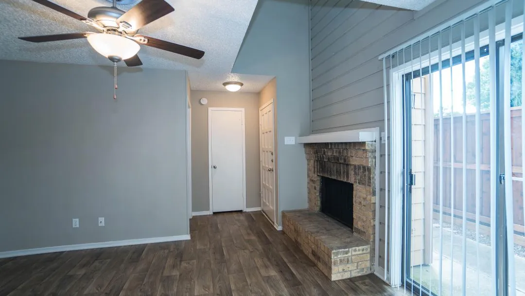 Huntington Cove Townhomes - Photo 27 of 53