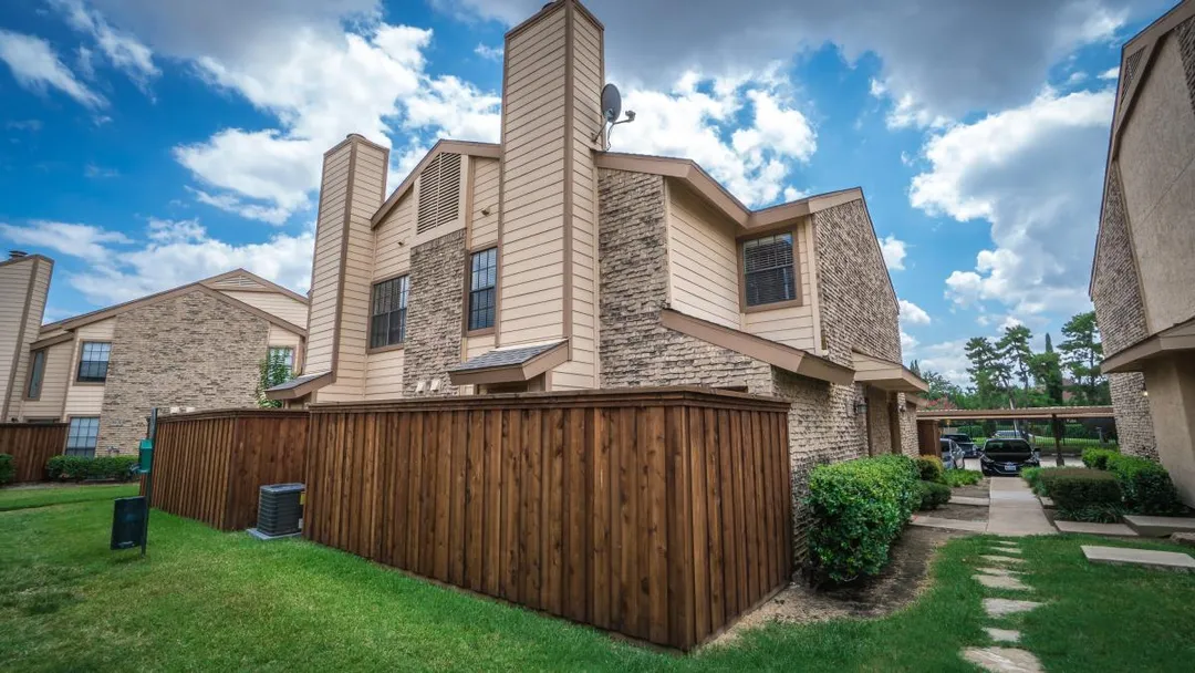 Huntington Cove Townhomes - Photo 19 of 53