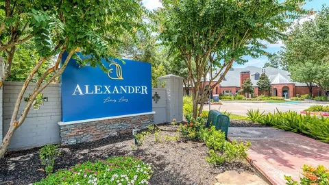 Alexander Luxury Living - Photo 15 of 39