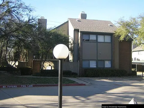 Woodbridge Townhomes - Photo 13 of 35