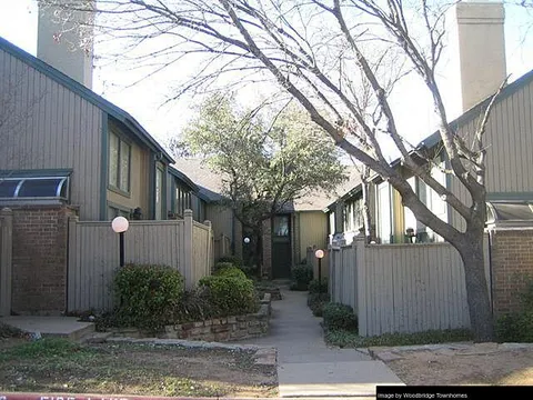 Woodbridge Townhomes - Photo 16 of 35