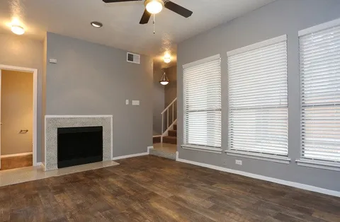 Woodbridge Townhomes - Photo 21 of 35