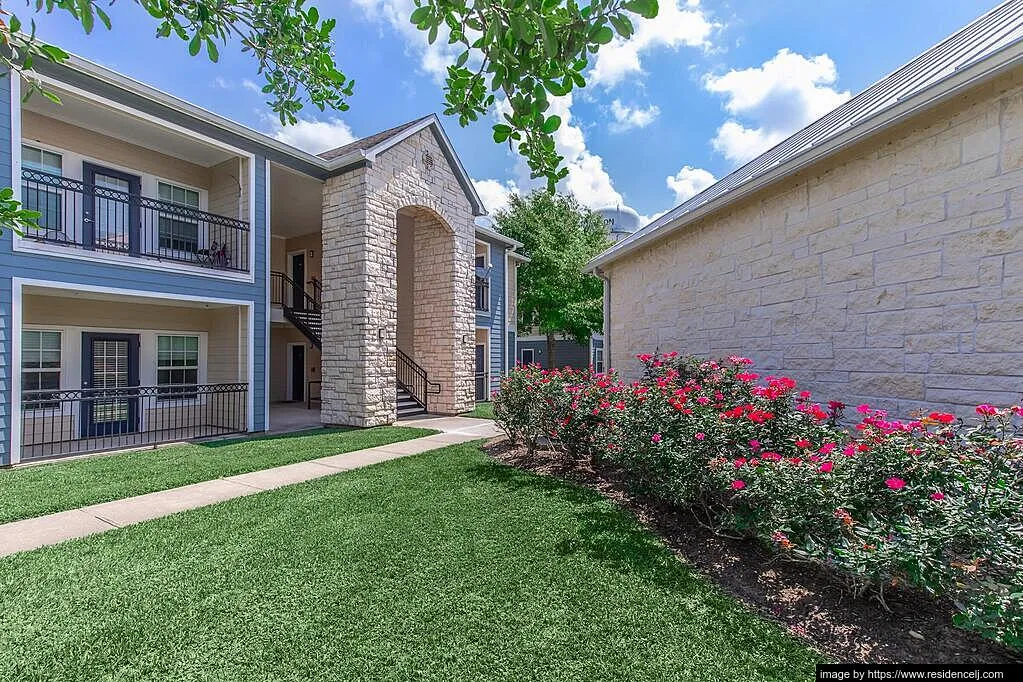 Residence at Lake Jackson - Photo 55 of 143