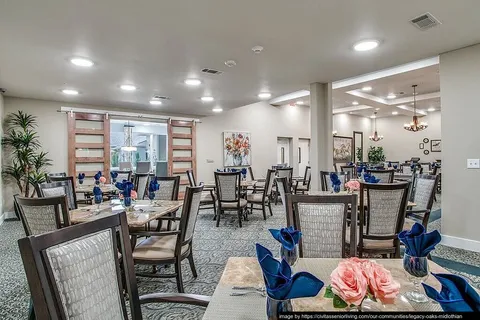 Legacy Oaks of Midlothian Senior Living - Photo 7 of 9