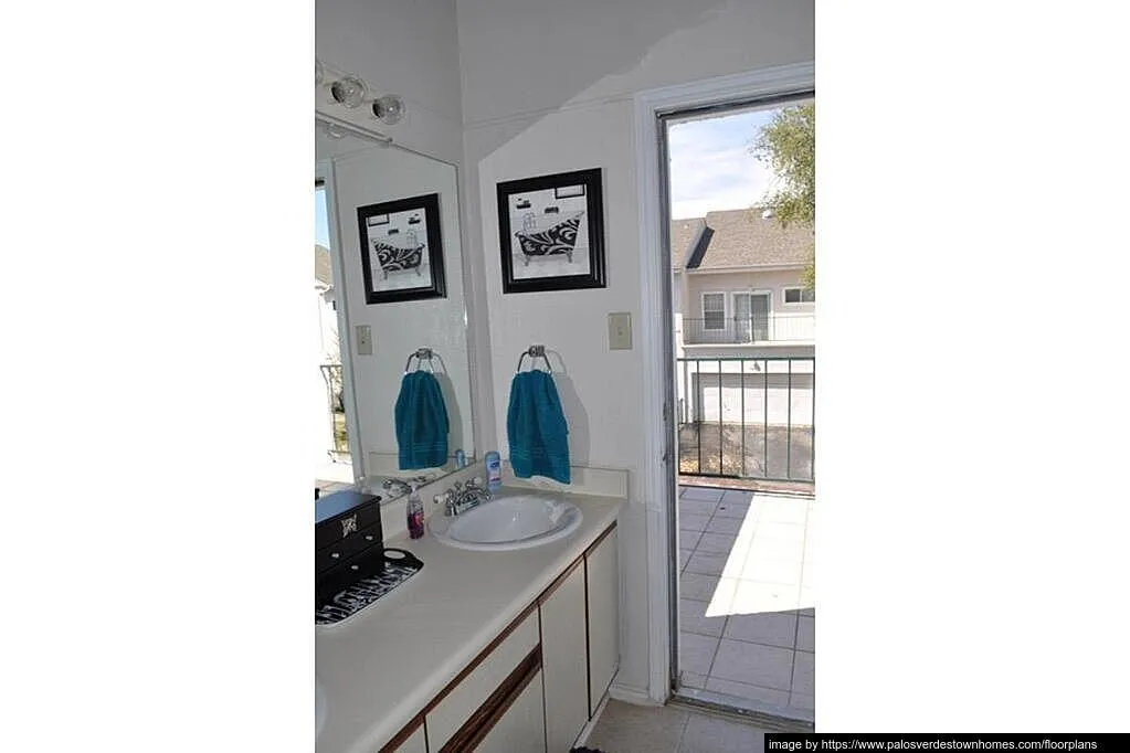 Palos Verdes Townhomes - Photo 6 of 55