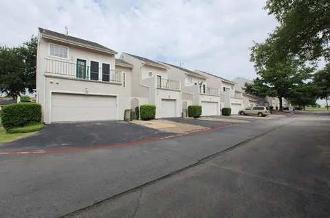 Palos Verdes Townhomes - Photo 58 of 95