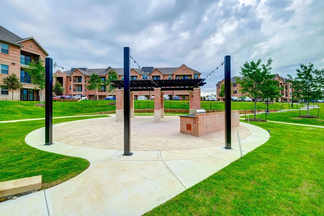 AVE Las Colinas - Photo 20 of 47