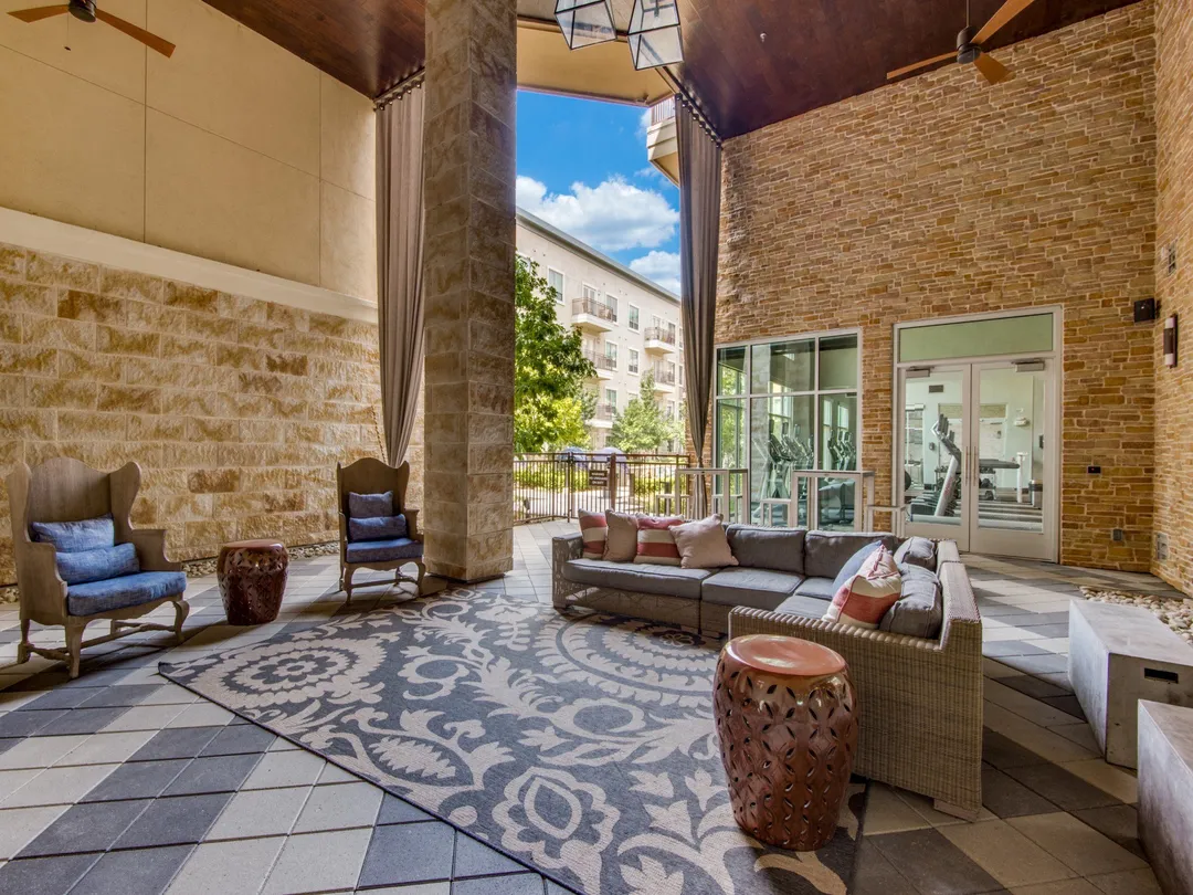 Fountain Pointe at Las Colinas - Photo 6 of 76