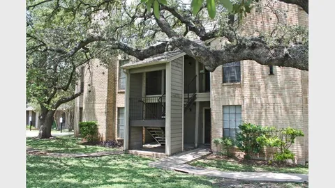 Towering Oaks - Photo 10 of 16