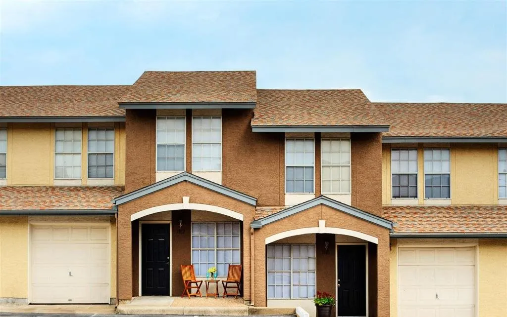 Townhomes at Double Creek - Photo 5 of 16