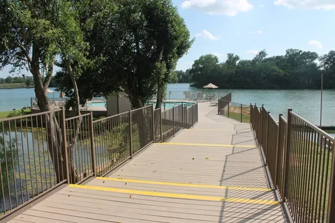 Madison on the Lake - 11