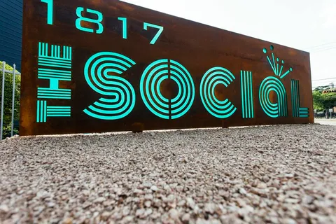 Social - 32