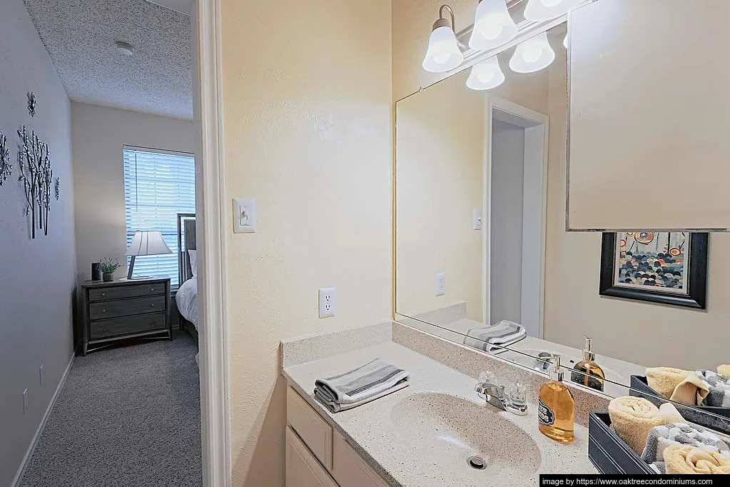 Oak Tree Condos - Photo 22 of 111