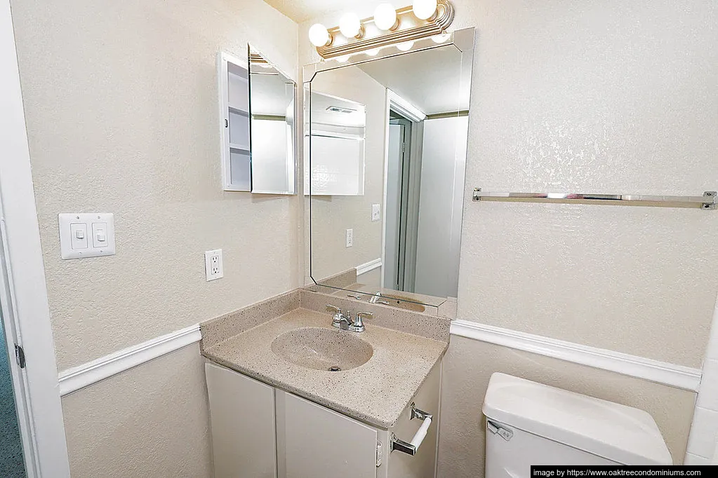 Oak Tree Condos - Photo 33 of 111