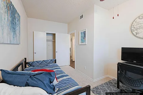 Oak Tree Condos - Photo 15 of 111