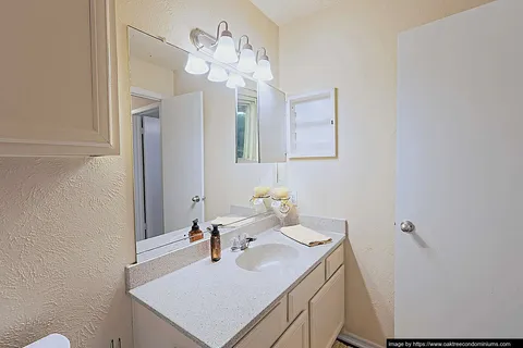 Oak Tree Condos - Photo 17 of 111