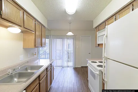 Oak Tree Condos - Photo 55 of 111